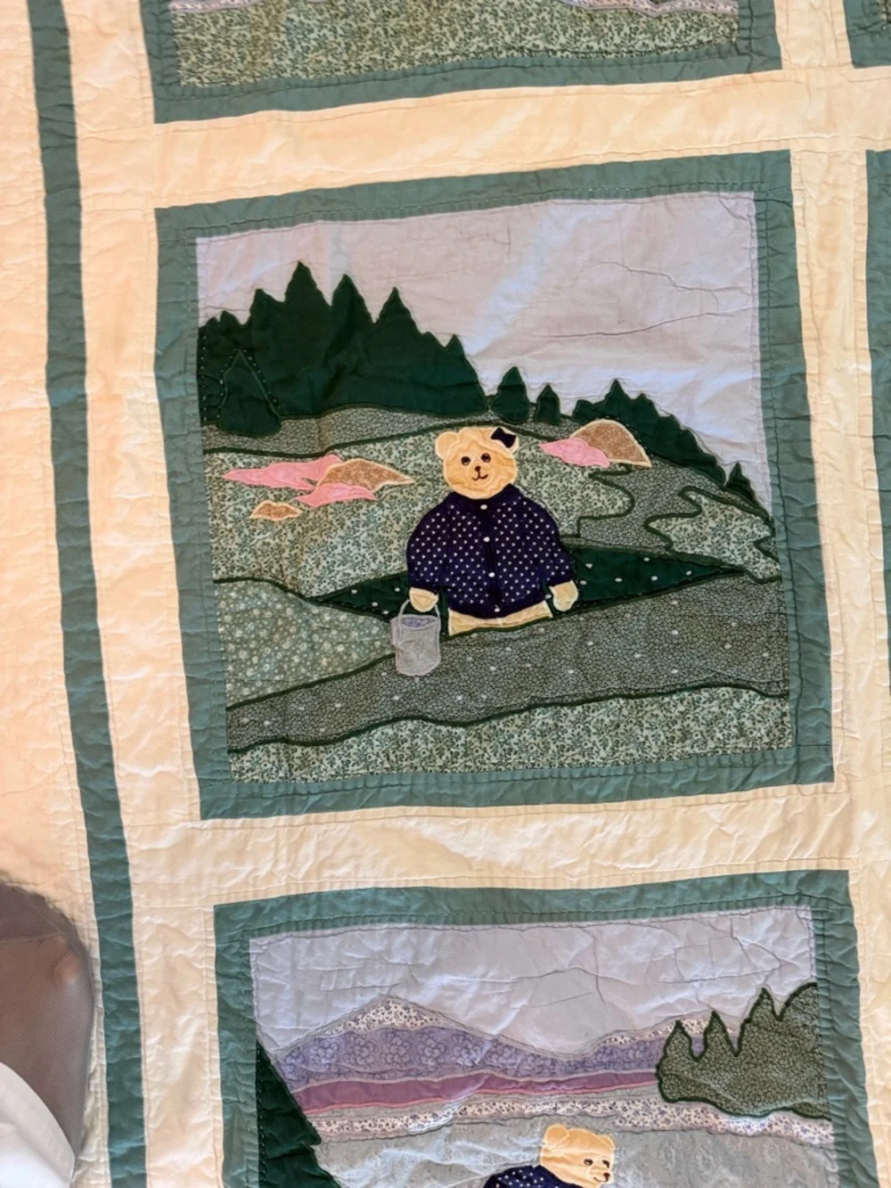 L.L. Bean Cream & Teal Patchwork Applique Quilt and Pillowcase